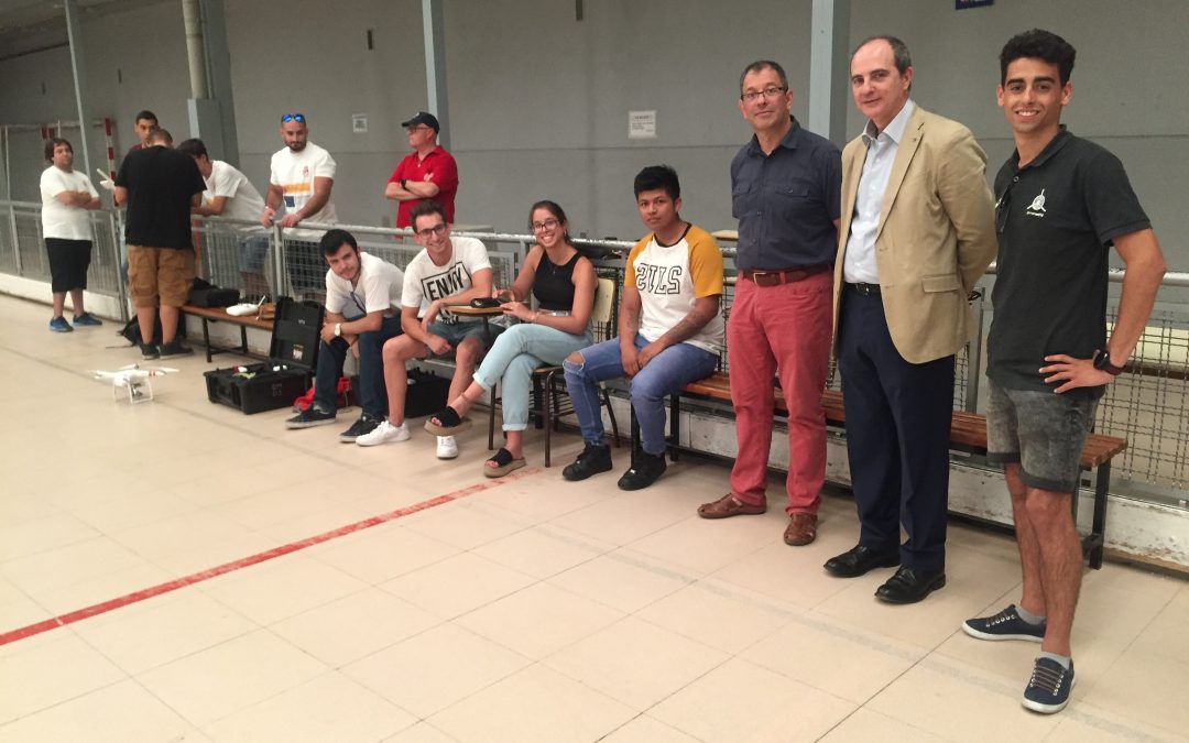 Visita a la escuela de pilotos de drones organizada por el Ayuntamiento de Coslada