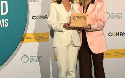 Ana González recibe el Premio Especial Impulsa por su carrera como referente en la modernización de la logística y liderazgo femenino