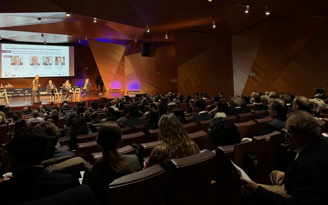 Las empresas españolas duplican su estrategia en IA, pero el 84 % aún carece de formación específica